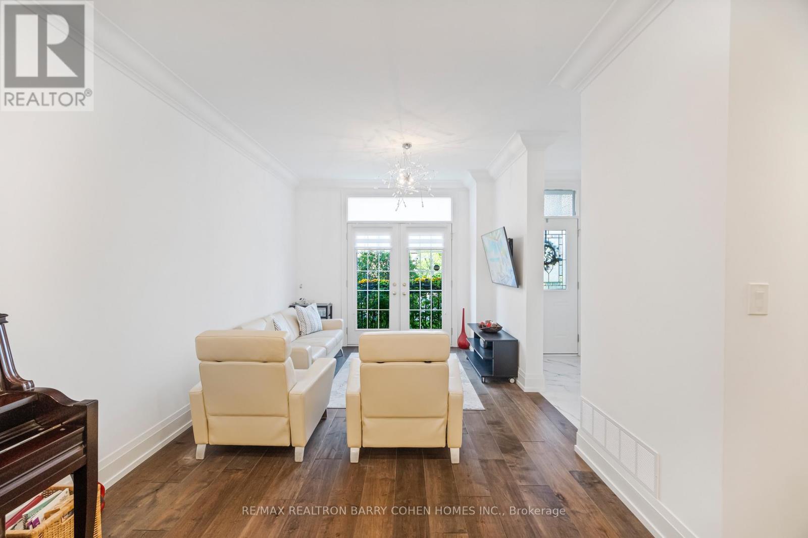 544c Scarlett Road, Toronto, Ontario  M9P 2S2 - Photo 8 - W12484196