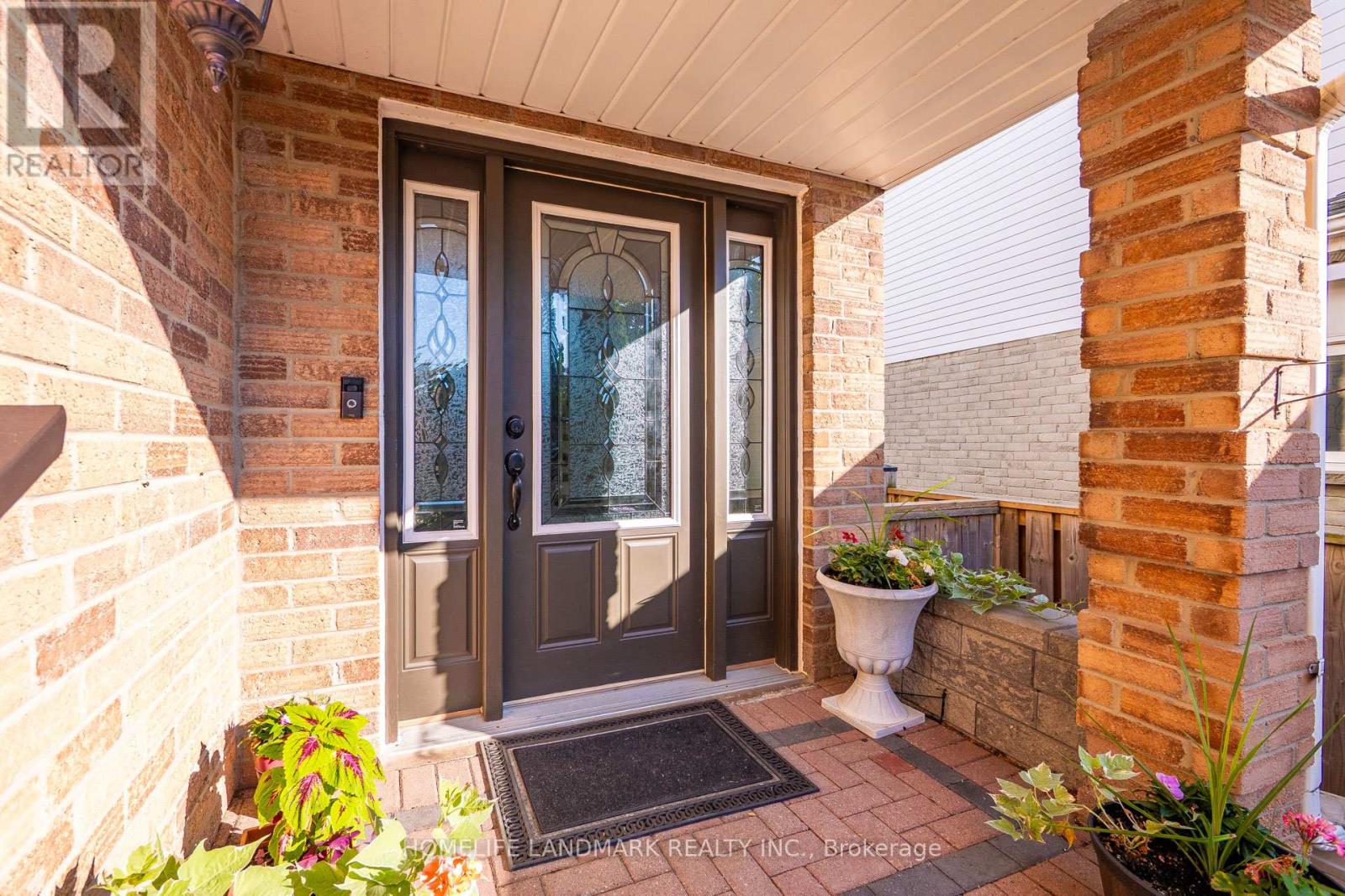 1544 Kirkrow Crescent, Mississauga, Ontario  L5M 3Y8 - Photo 3 - W12484207