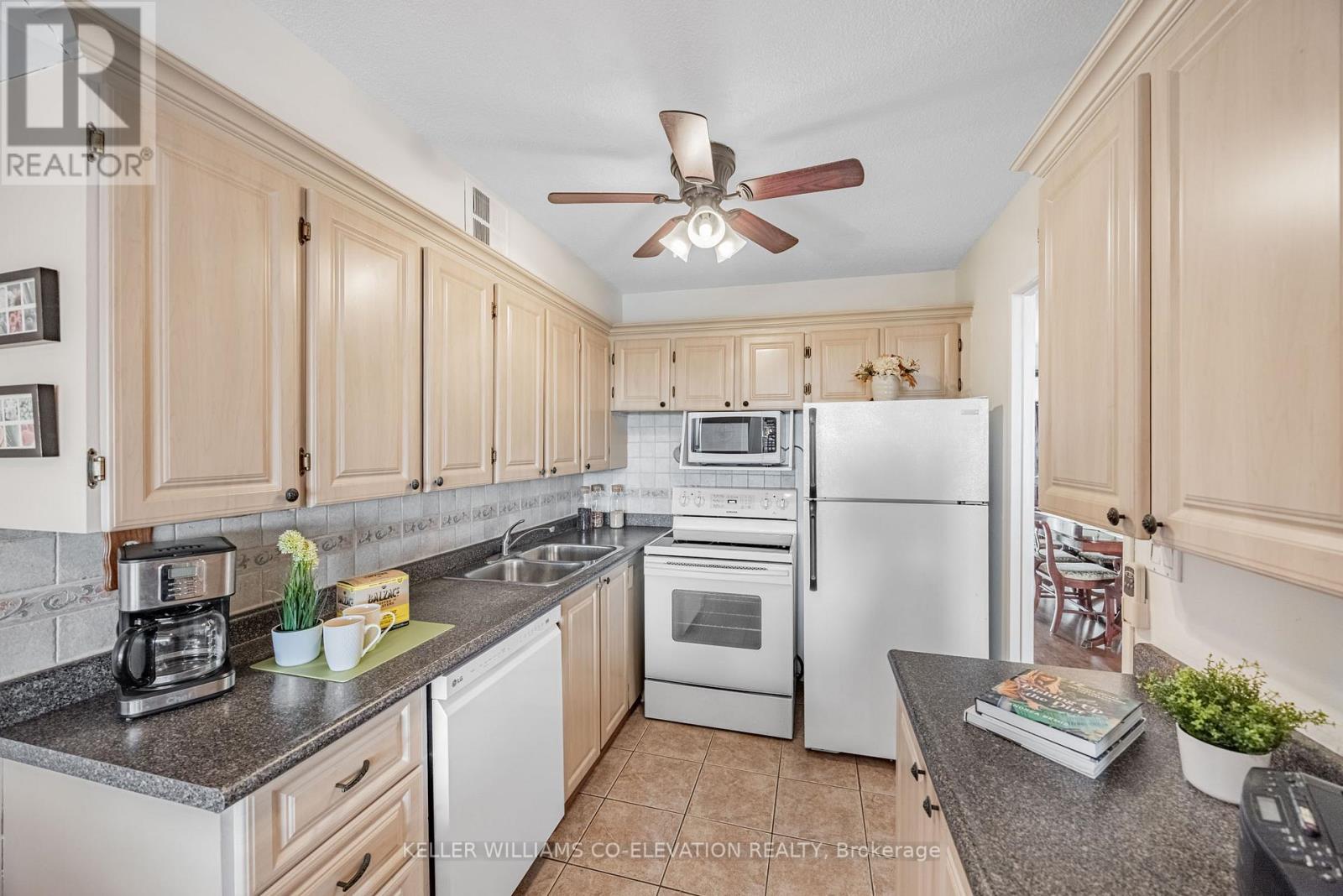 1306 - 260 Scarlett Road, Toronto, Ontario  M6N 4X6 - Photo 21 - W12484227