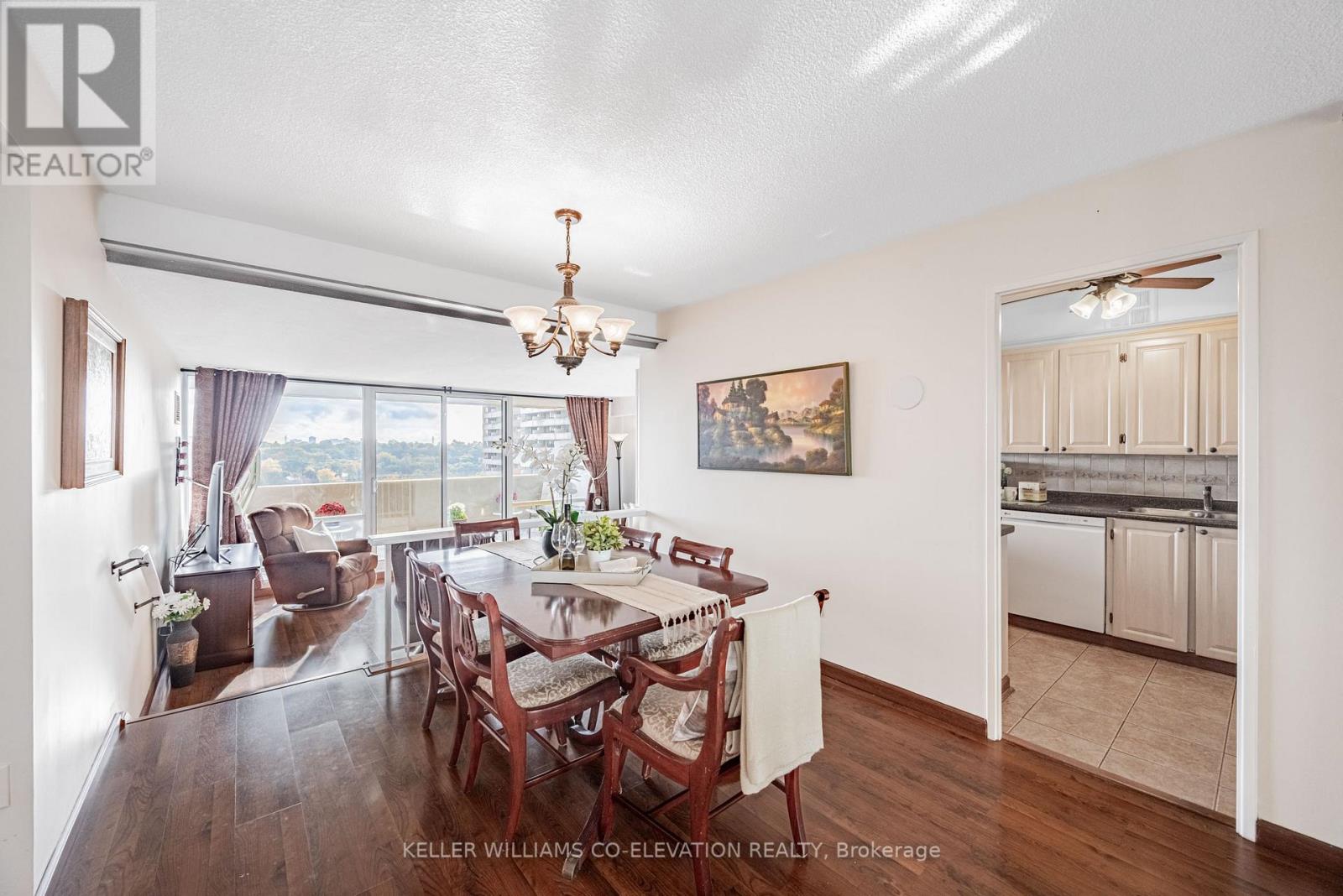 1306 - 260 Scarlett Road, Toronto, Ontario  M6N 4X6 - Photo 7 - W12484227