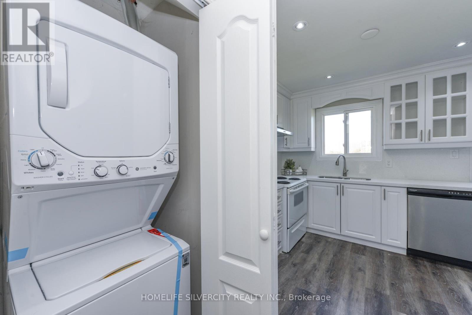 3701 Keenan Crescent, Mississauga, Ontario  L4T 3M1 - Photo 18 - W12484230