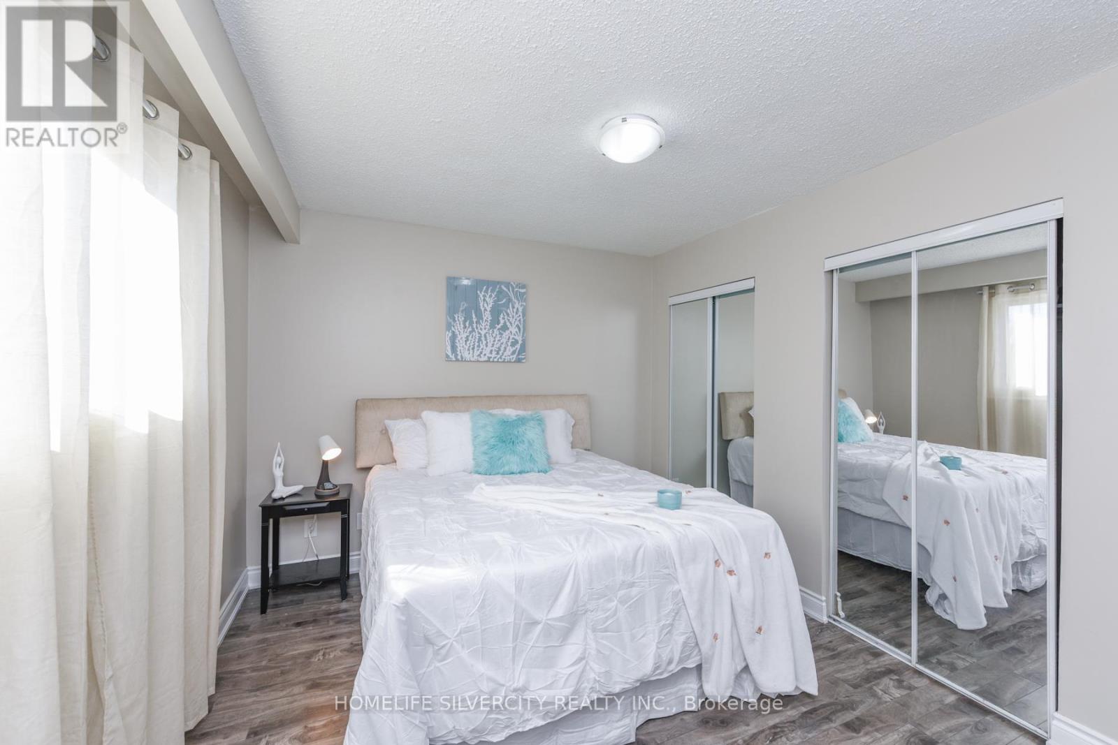 3701 Keenan Crescent, Mississauga, Ontario  L4T 3M1 - Photo 20 - W12484230