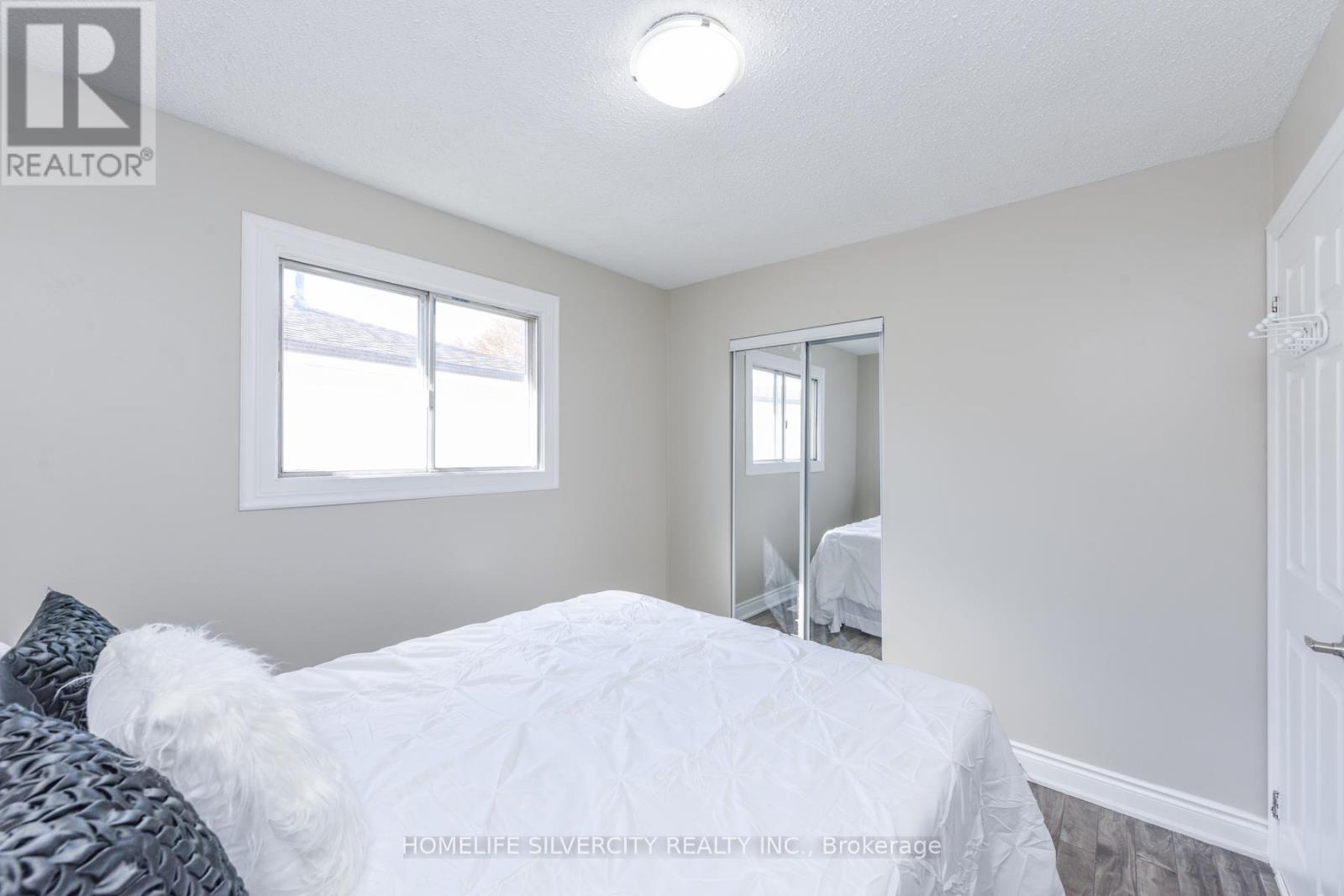 3701 Keenan Crescent, Mississauga, Ontario  L4T 3M1 - Photo 26 - W12484230