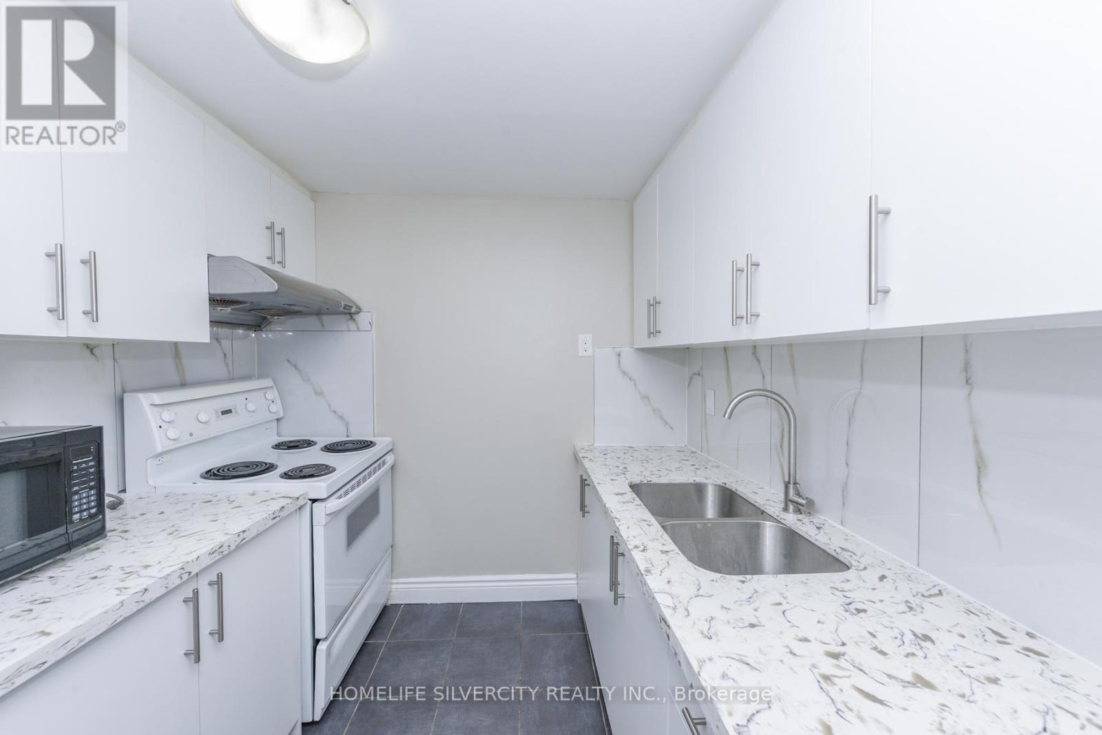 3701 Keenan Crescent, Mississauga, Ontario  L4T 3M1 - Photo 37 - W12484230