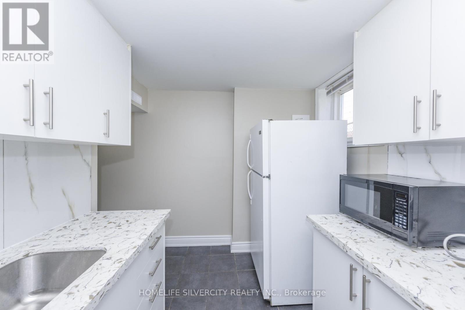 3701 Keenan Crescent, Mississauga, Ontario  L4T 3M1 - Photo 38 - W12484230