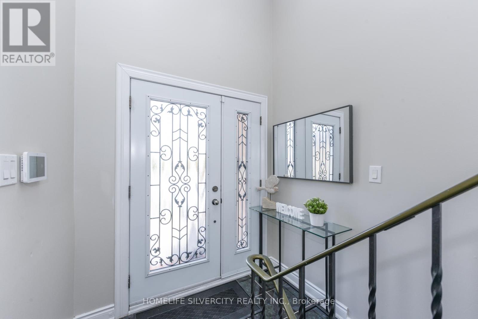 3701 Keenan Crescent, Mississauga, Ontario  L4T 3M1 - Photo 4 - W12484230