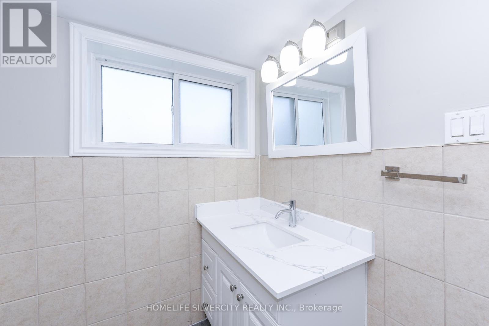 3701 Keenan Crescent, Mississauga, Ontario  L4T 3M1 - Photo 42 - W12484230