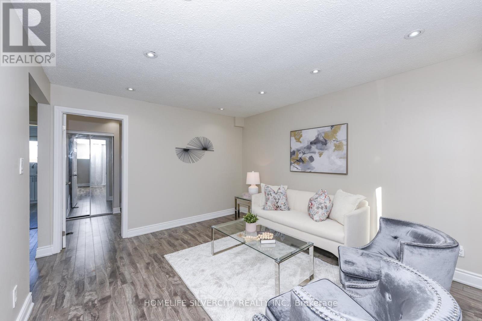 3701 Keenan Crescent, Mississauga, Ontario  L4T 3M1 - Photo 7 - W12484230