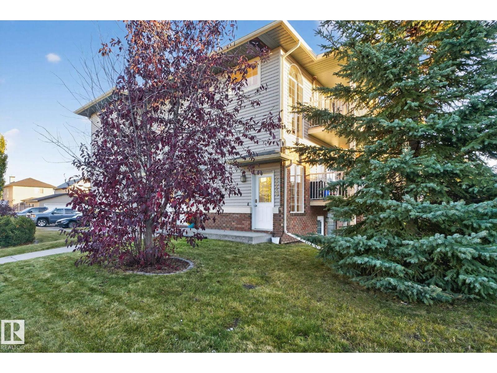 2529 30 Av Nw, Edmonton, Alberta  T5T 2A1 - Photo 1 - E4463651