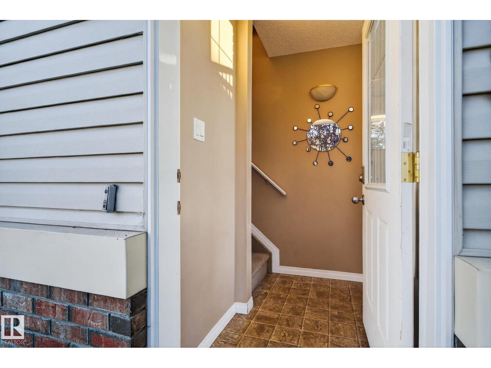 2529 30 Av Nw, Edmonton, Alberta  T5T 2A1 - Photo 5 - E4463651