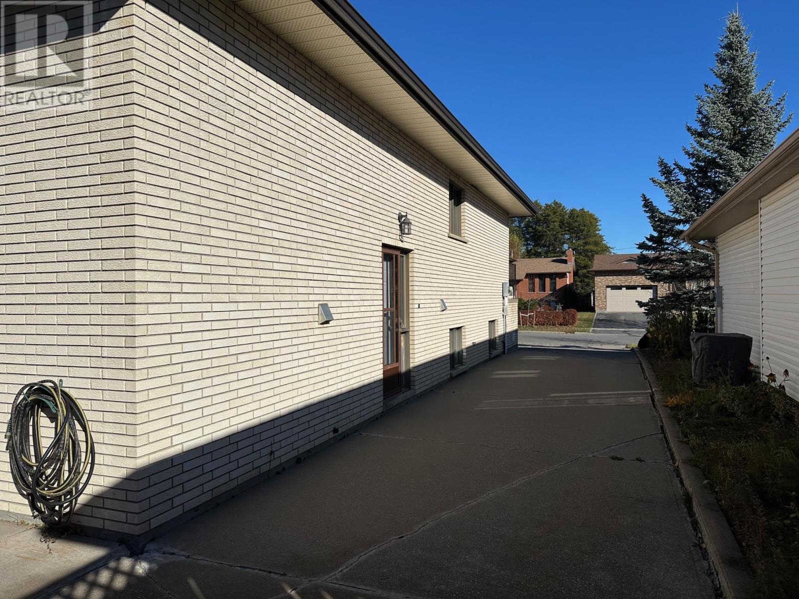 141 Cherry Ridge Rd, Thunder Bay, Ontario  P7G 1A6 - Photo 2 - TB253323