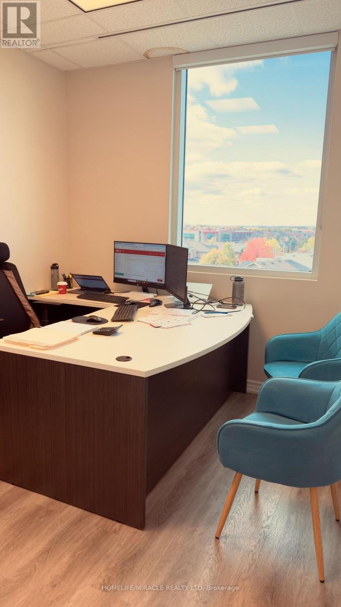 413 - 2250 Bovaird Drive, Brampton, Ontario  L6R 0W3 - Photo 2 - W12481698