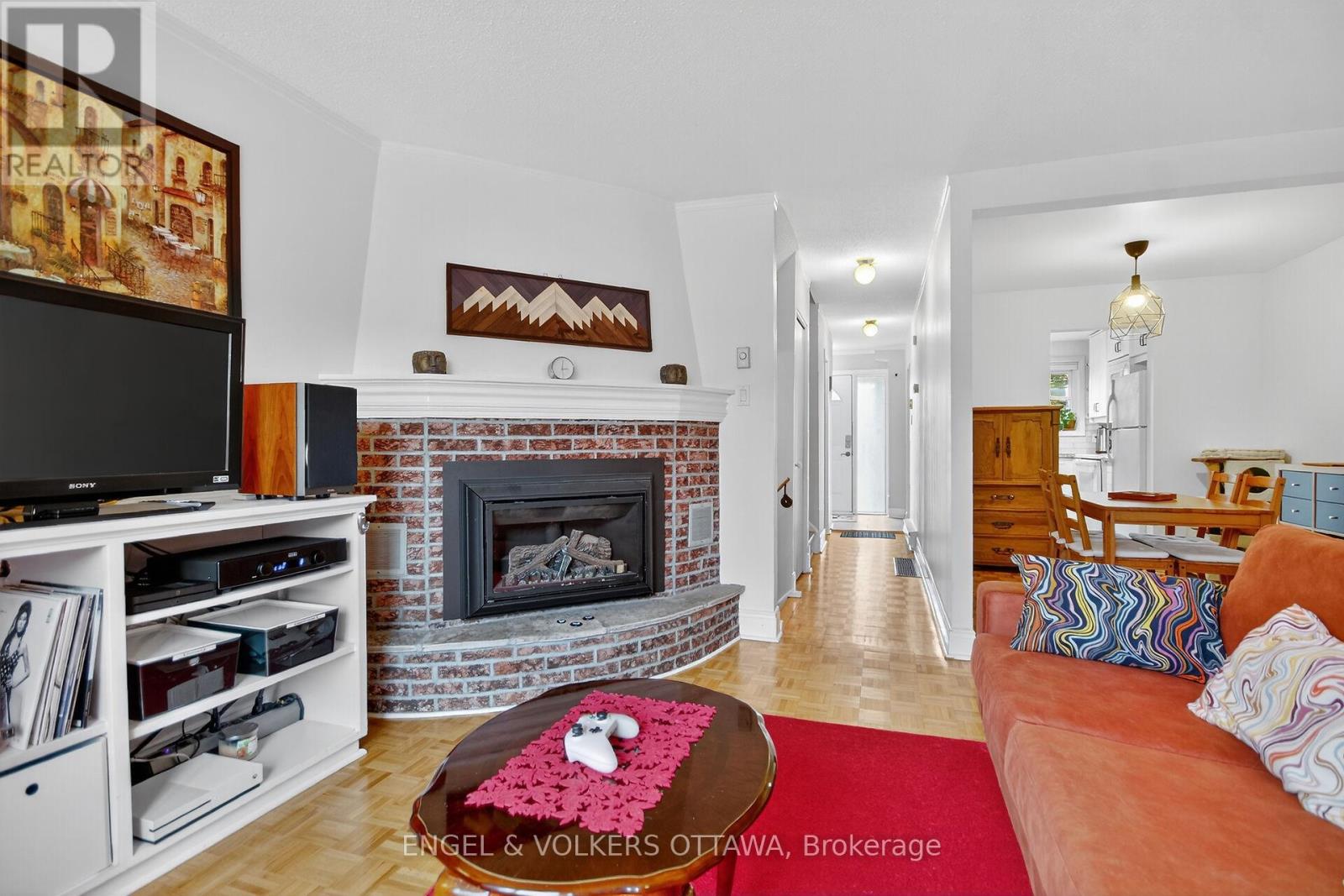 910 Dynes Road, Ottawa, Ontario  K2C 0G8 - Photo 12 - X12484266