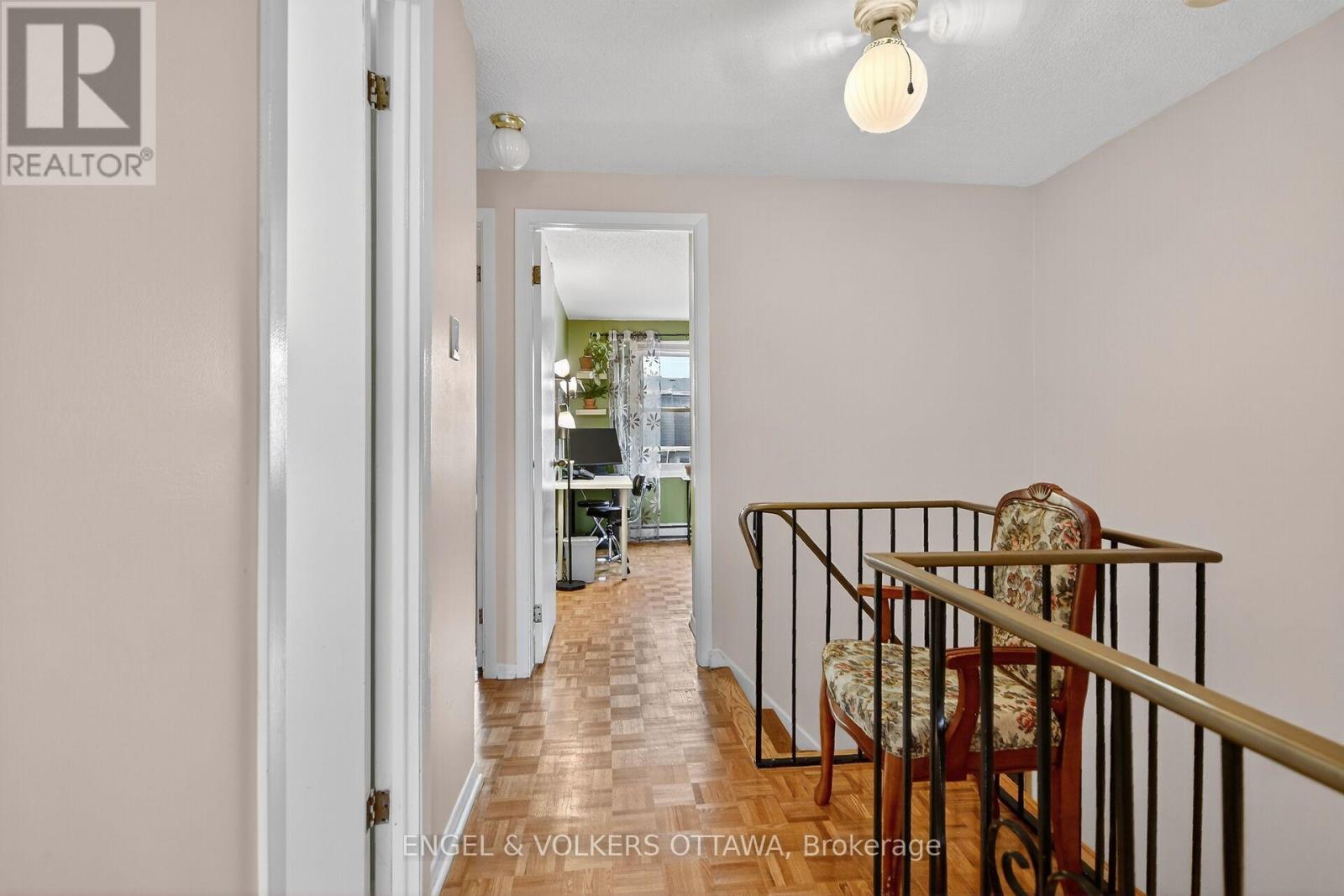 910 Dynes Road, Ottawa, Ontario  K2C 0G8 - Photo 17 - X12484266