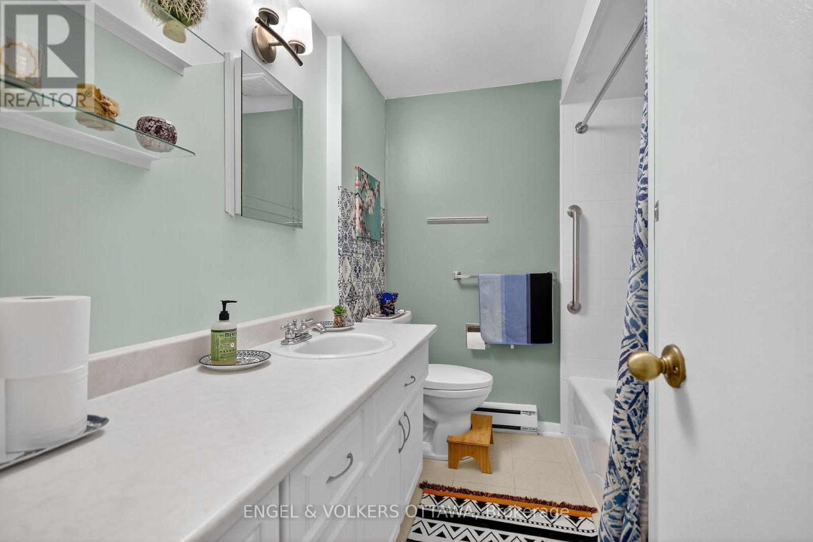 910 Dynes Road, Ottawa, Ontario  K2C 0G8 - Photo 23 - X12484266