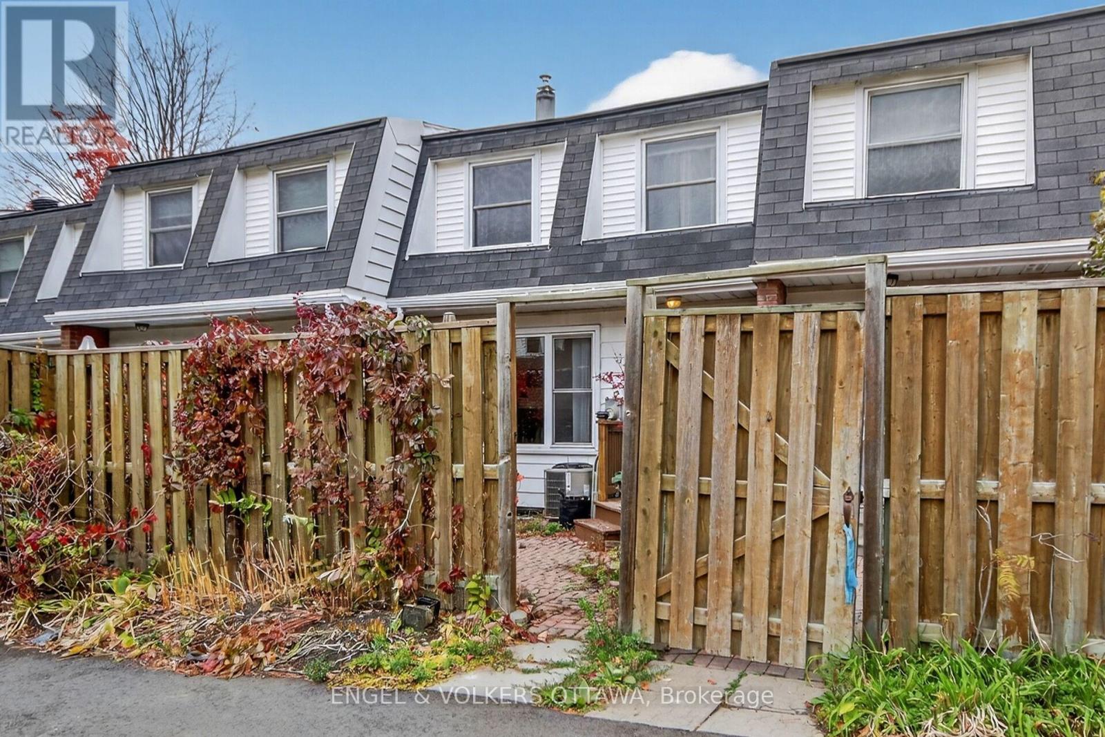910 Dynes Road, Ottawa, Ontario  K2C 0G8 - Photo 33 - X12484266