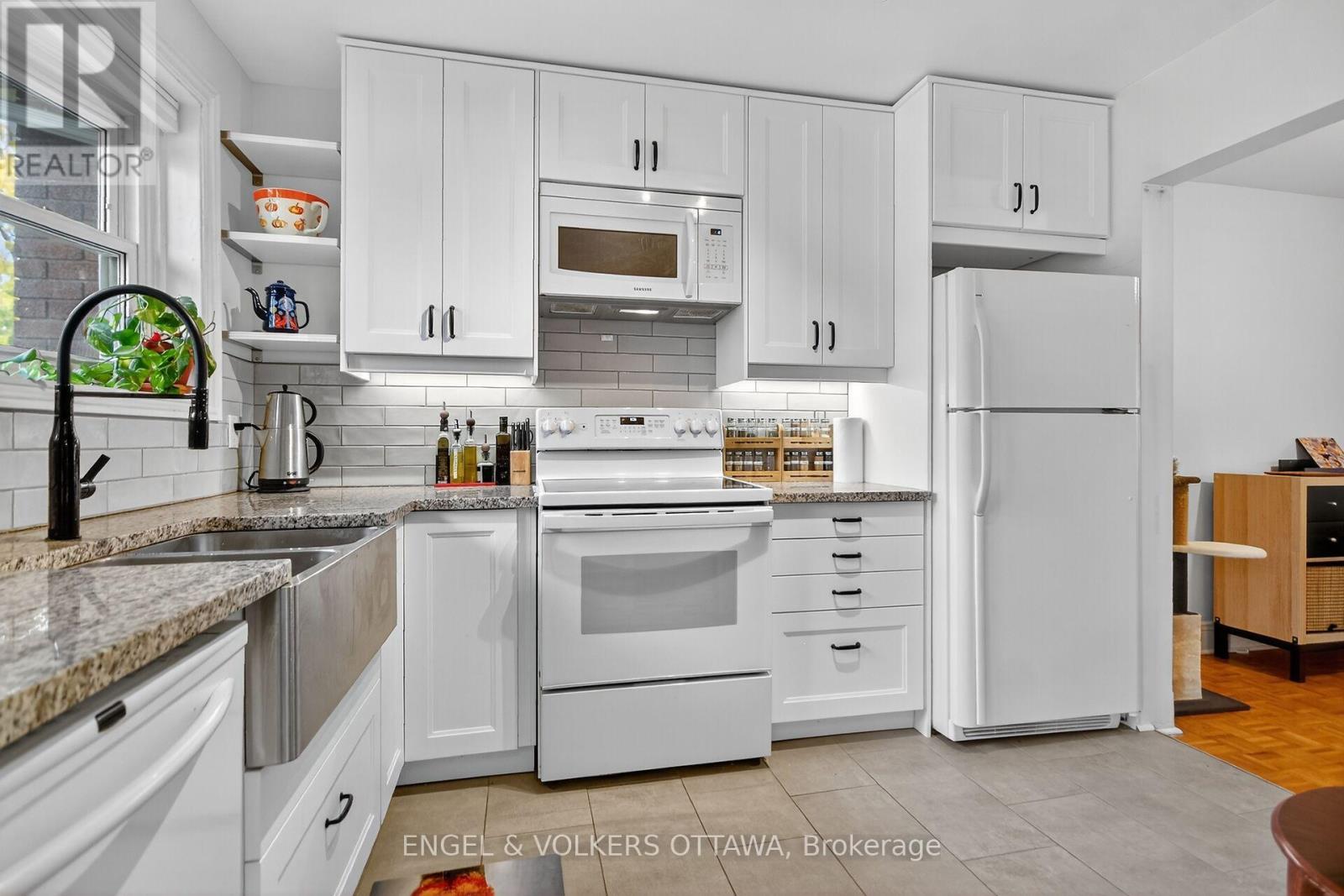 910 Dynes Road, Ottawa, Ontario  K2C 0G8 - Photo 7 - X12484266