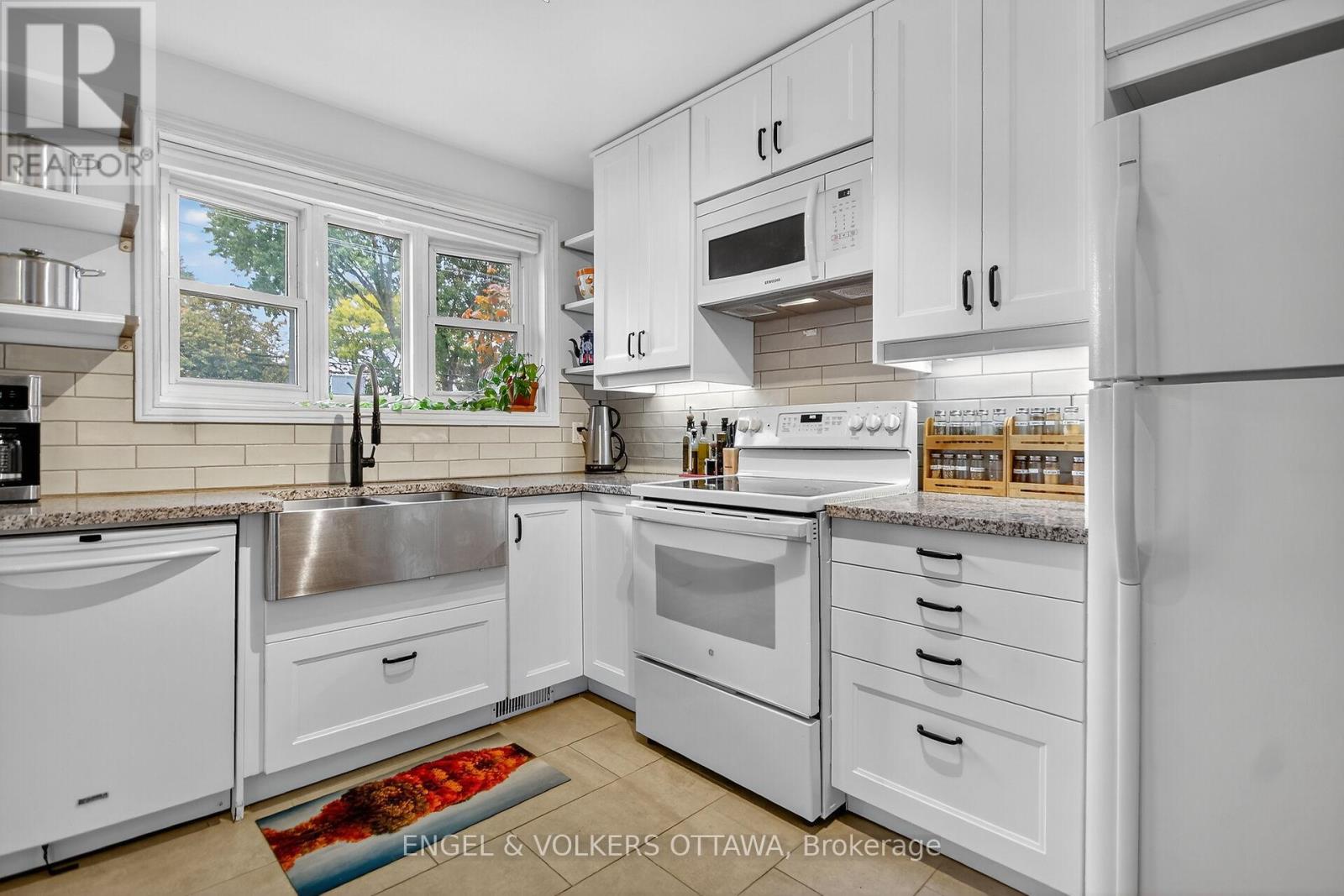 910 Dynes Road, Ottawa, Ontario  K2C 0G8 - Photo 8 - X12484266