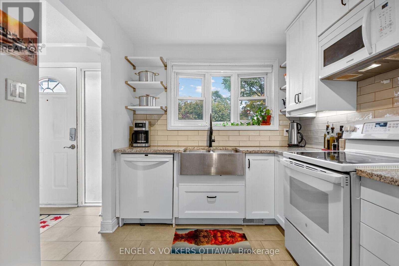 910 Dynes Road, Ottawa, Ontario  K2C 0G8 - Photo 9 - X12484266
