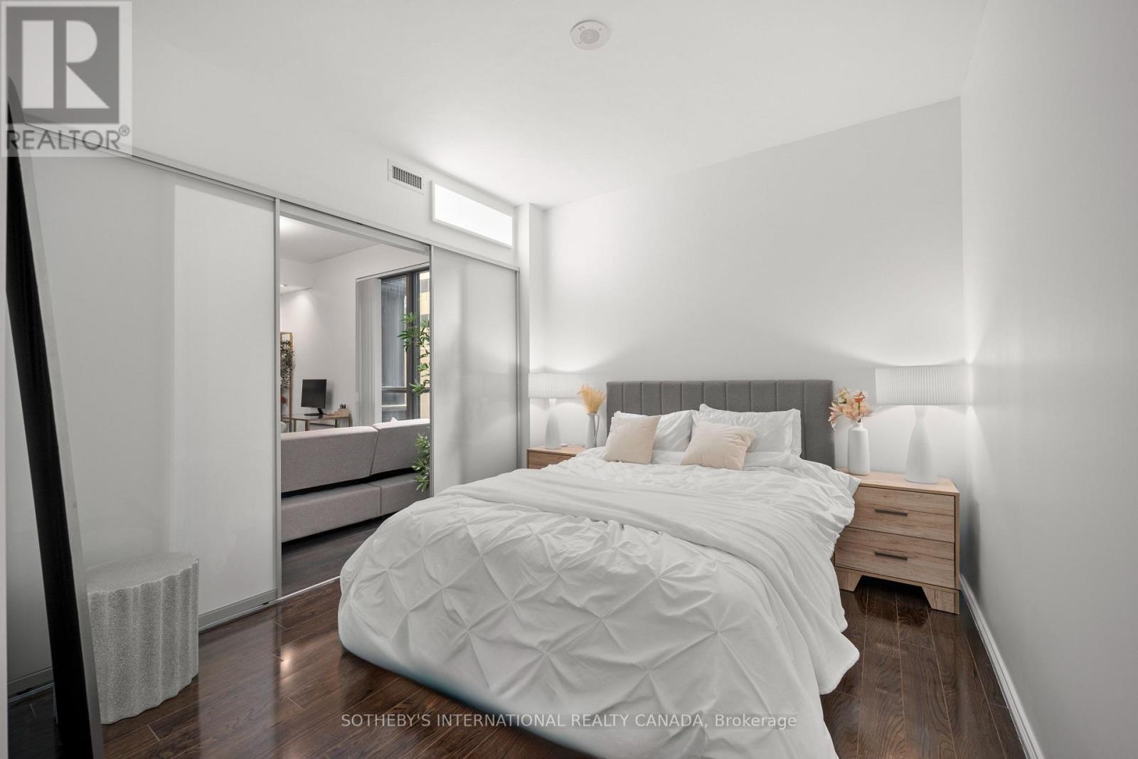 415 - 8 Charlotte Street, Toronto, Ontario  M5V 0K4 - Photo 16 - C12477569