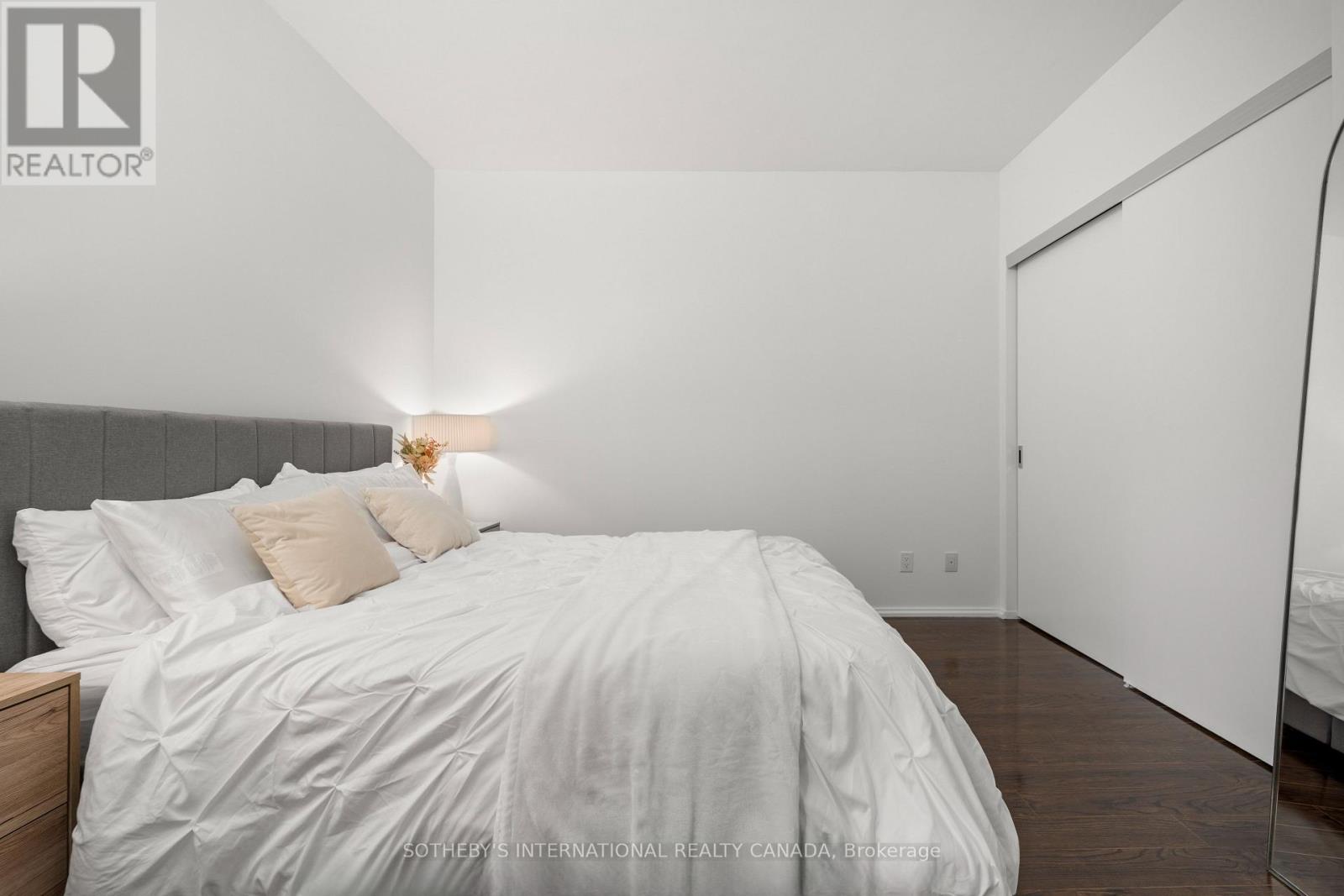 415 - 8 Charlotte Street, Toronto, Ontario  M5V 0K4 - Photo 17 - C12477569