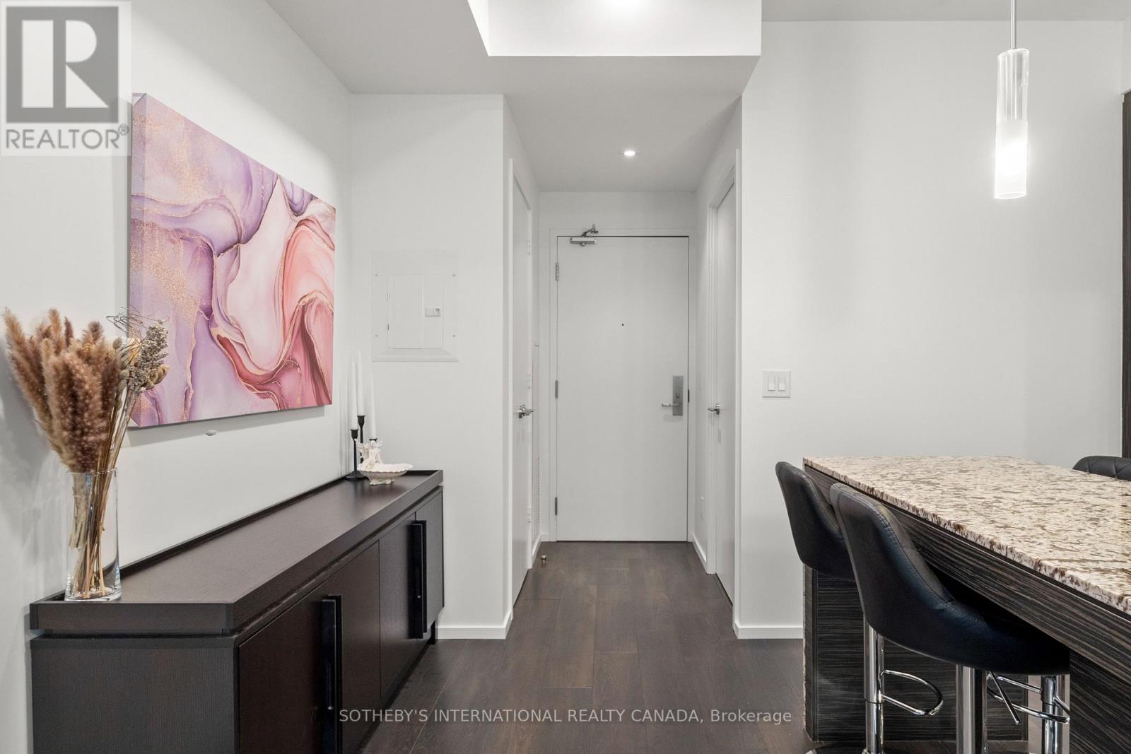 415 - 8 Charlotte Street, Toronto, Ontario  M5V 0K4 - Photo 3 - C12477569