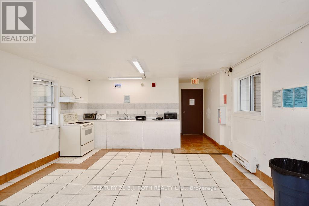 24 North Street N, Barrie, Ontario  L4M 2R9 - Photo 11 - S12251612