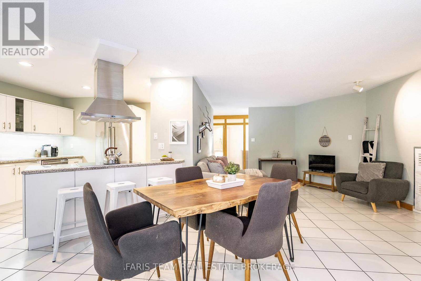 903 Victoria Street, Midland, Ontario  L4R 1B7 - Photo 11 - S12474021