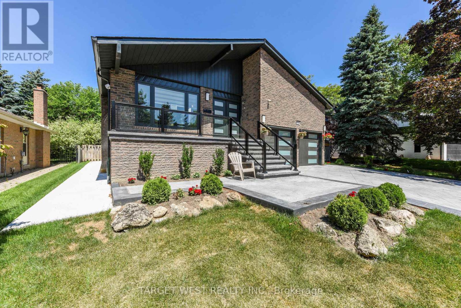 1263 Crestdale Road, Mississauga (Lorne Park), Ontario  L5H 1X8 - Photo 4 - W12457225