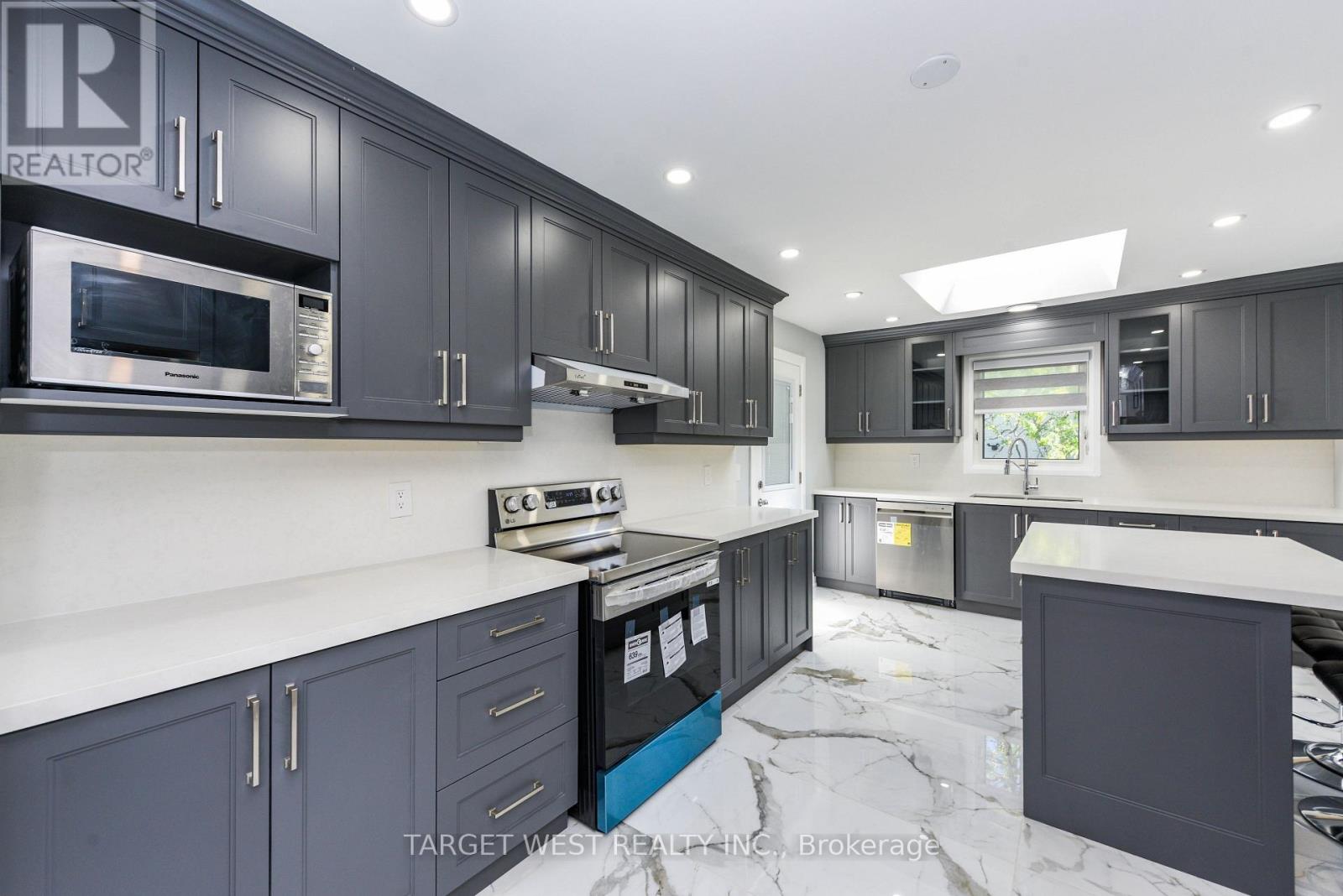 1263 Crestdale Road, Mississauga (Lorne Park), Ontario  L5H 1X8 - Photo 28 - W12457225