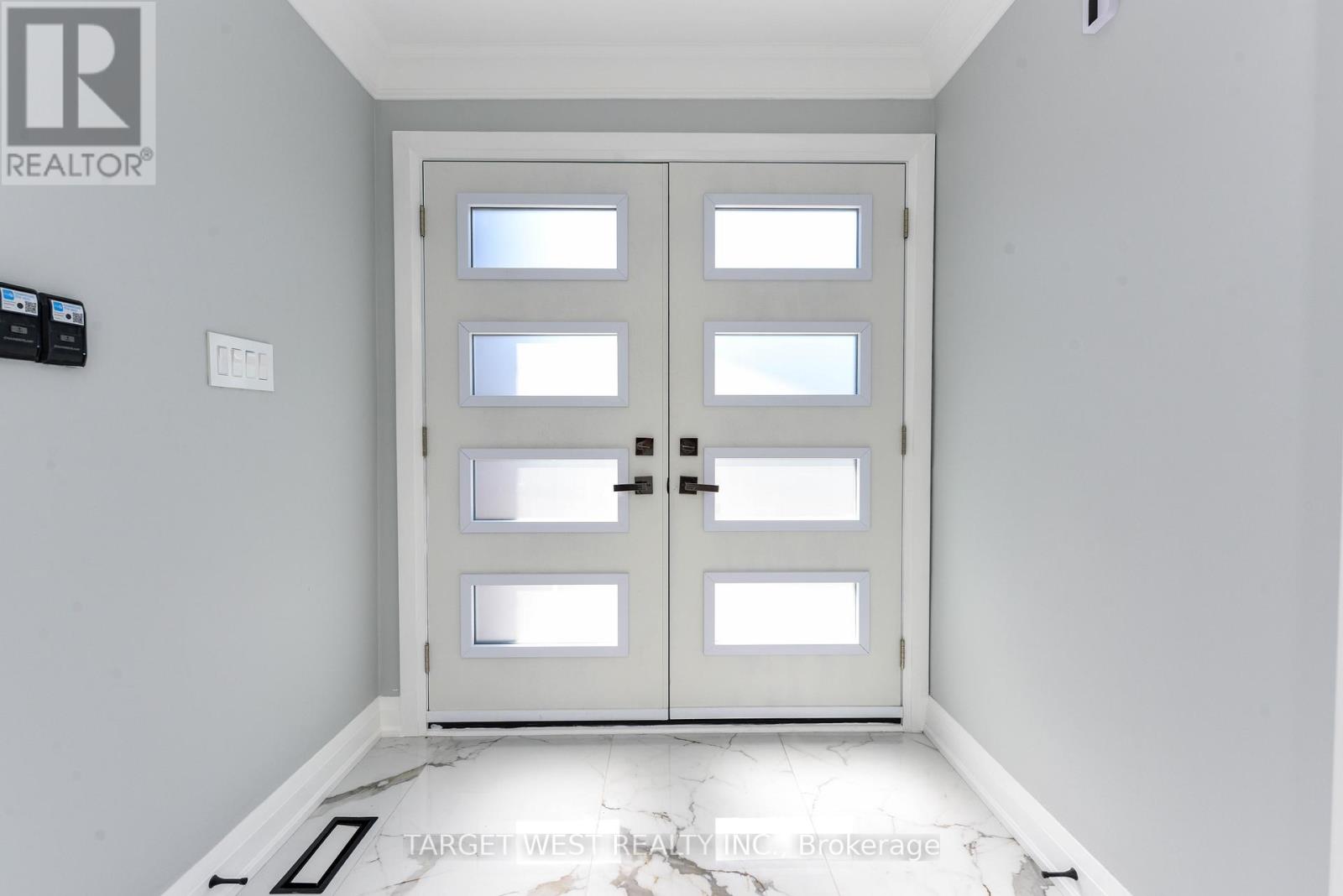 1263 Crestdale Road, Mississauga (Lorne Park), Ontario  L5H 1X8 - Photo 7 - W12457225