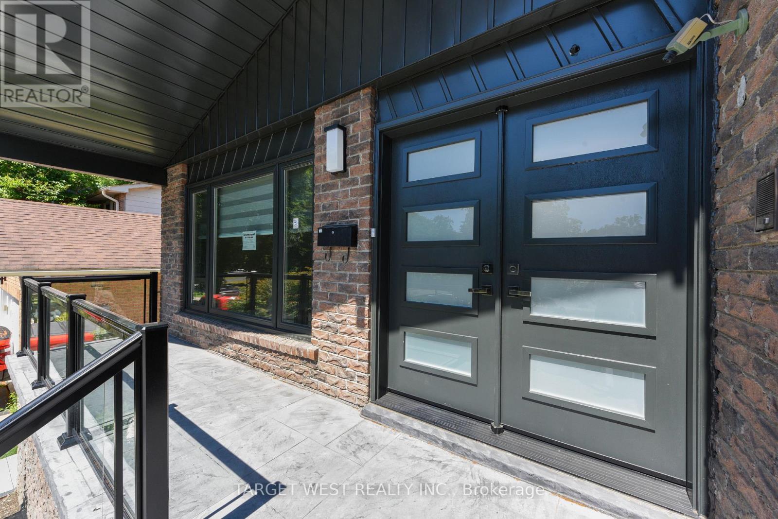 1263 Crestdale Road, Mississauga (Lorne Park), Ontario  L5H 1X8 - Photo 5 - W12457225