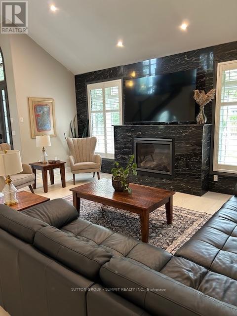 153 Blair Lane, Hamilton, Ontario  L9G 1B8 - Photo 13 - X12484208