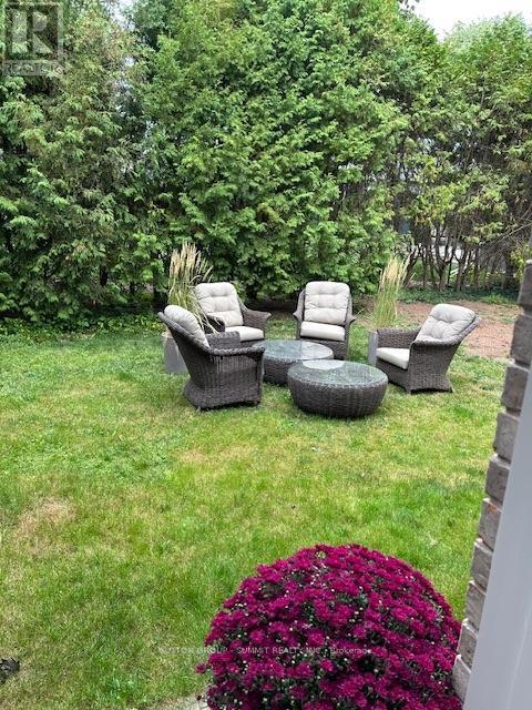 153 Blair Lane, Hamilton, Ontario  L9G 1B8 - Photo 5 - X12484208