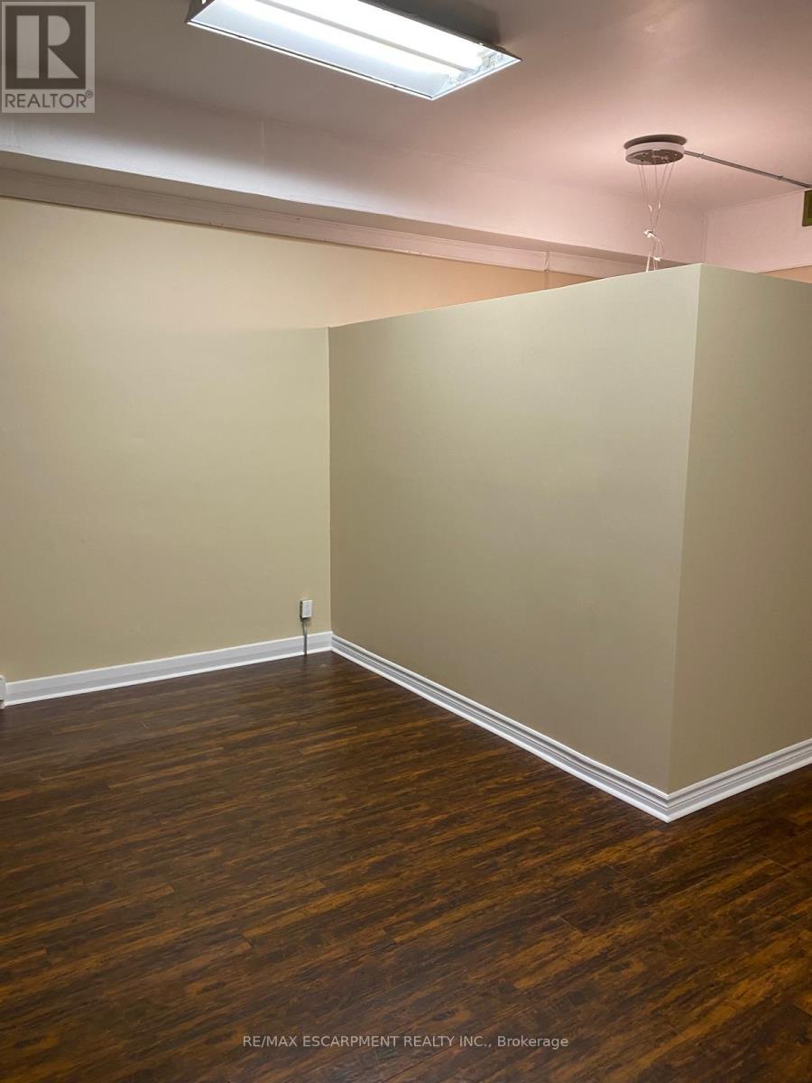 264 King Street, Welland, Ontario  L3B 3J8 - Photo 8 - X12484237