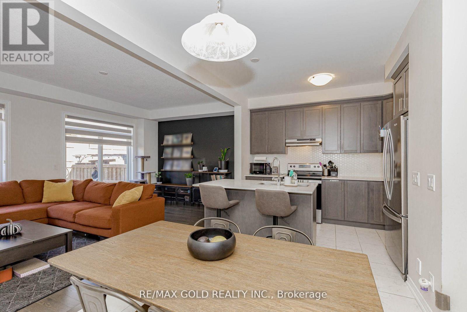 46 Reistwood Drive, Kitchener, Ontario  N2R 0N8 - Photo 10 - X12484242