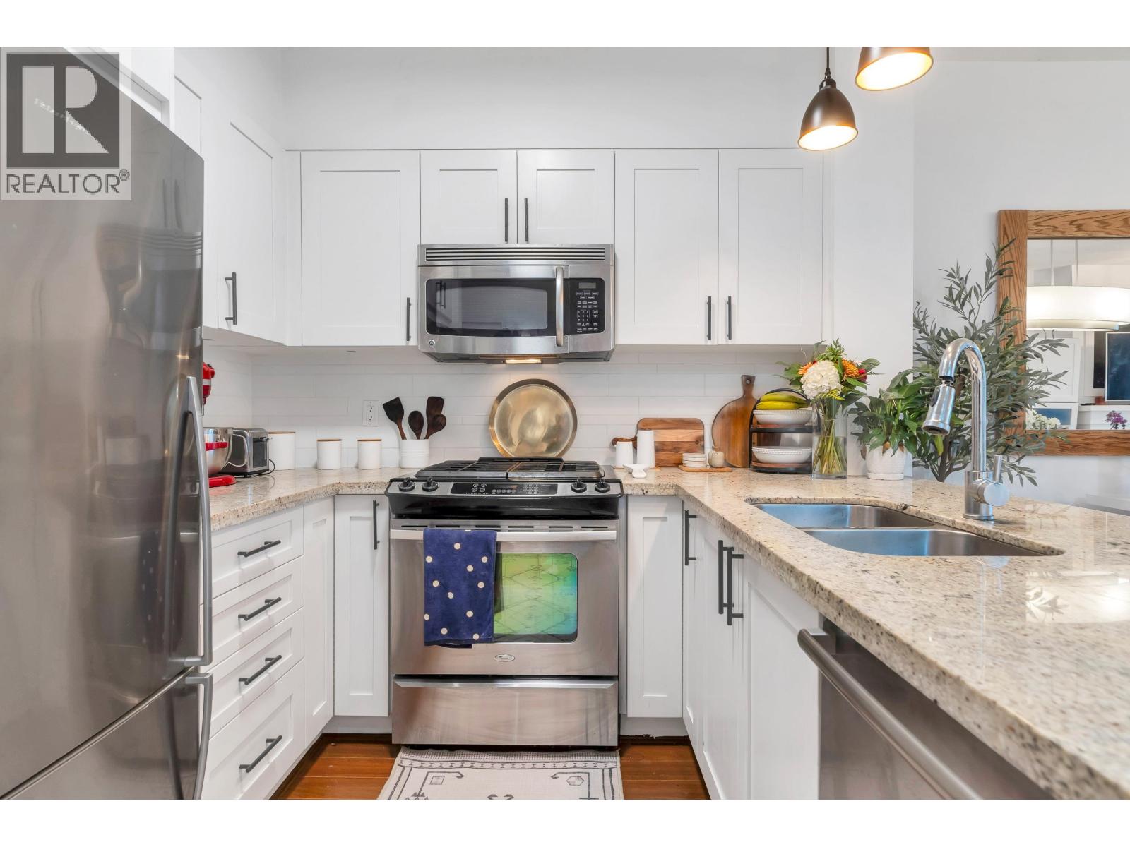 310 1111 E 27th Street, North Vancouver, British Columbia  V7J 1S3 - Photo 4 - R3062074