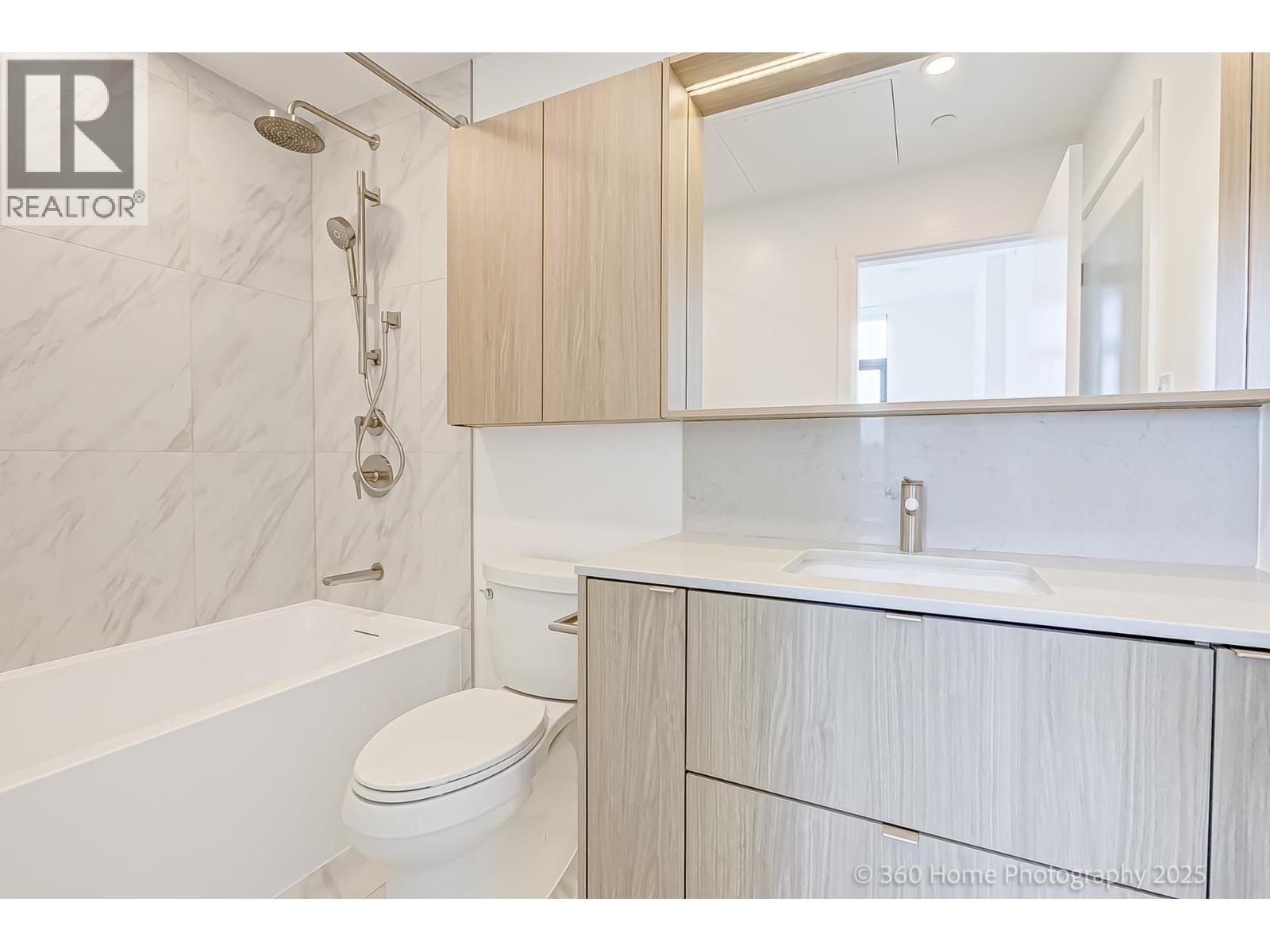 2304 626 Claremont Street, Coquitlam, British Columbia  V3J 0T1 - Photo 11 - R3062082