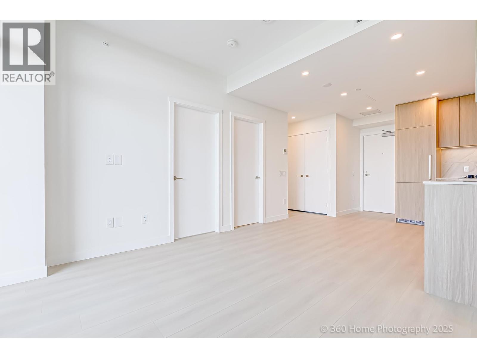 2304 626 Claremont Street, Coquitlam, British Columbia  V3J 0T1 - Photo 15 - R3062082