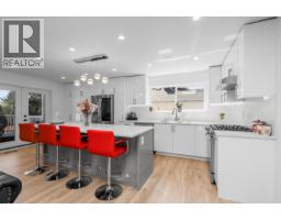 1286 WELLINGTON DRIVE, North Vancouver, British Columbia