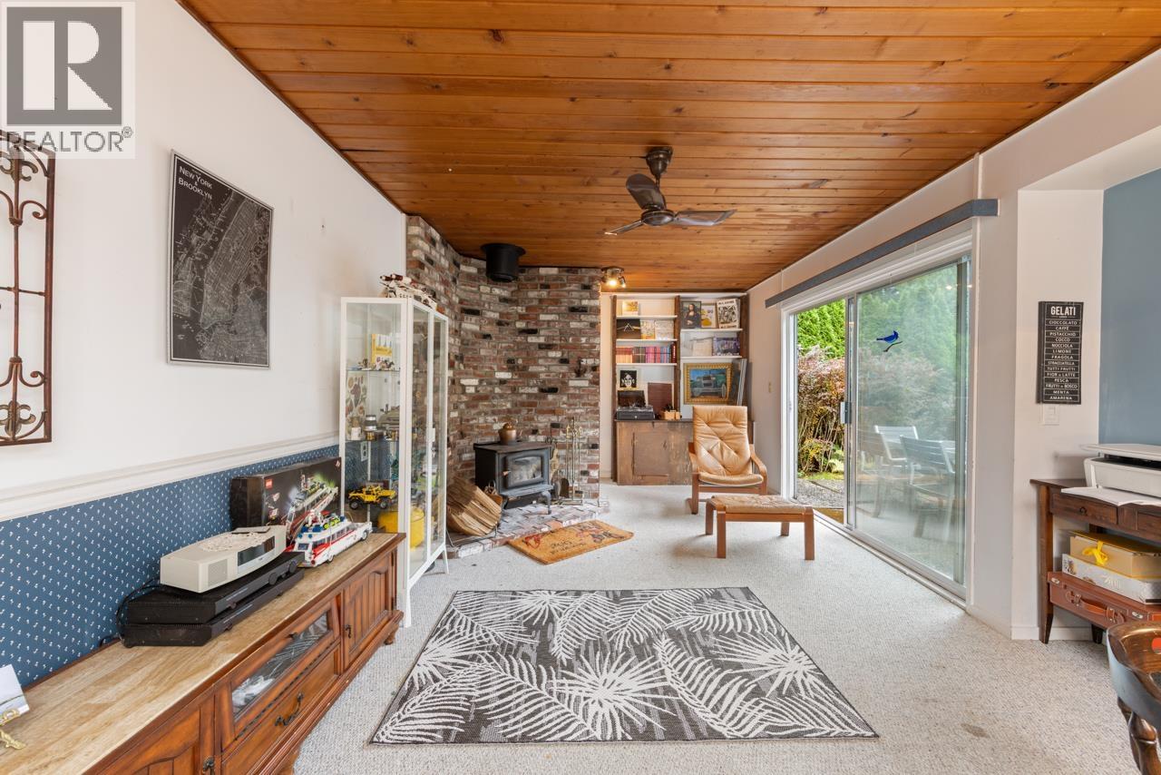 977 Belvedere Drive, North Vancouver, British Columbia  V7R 2C2 - Photo 4 - R3062090