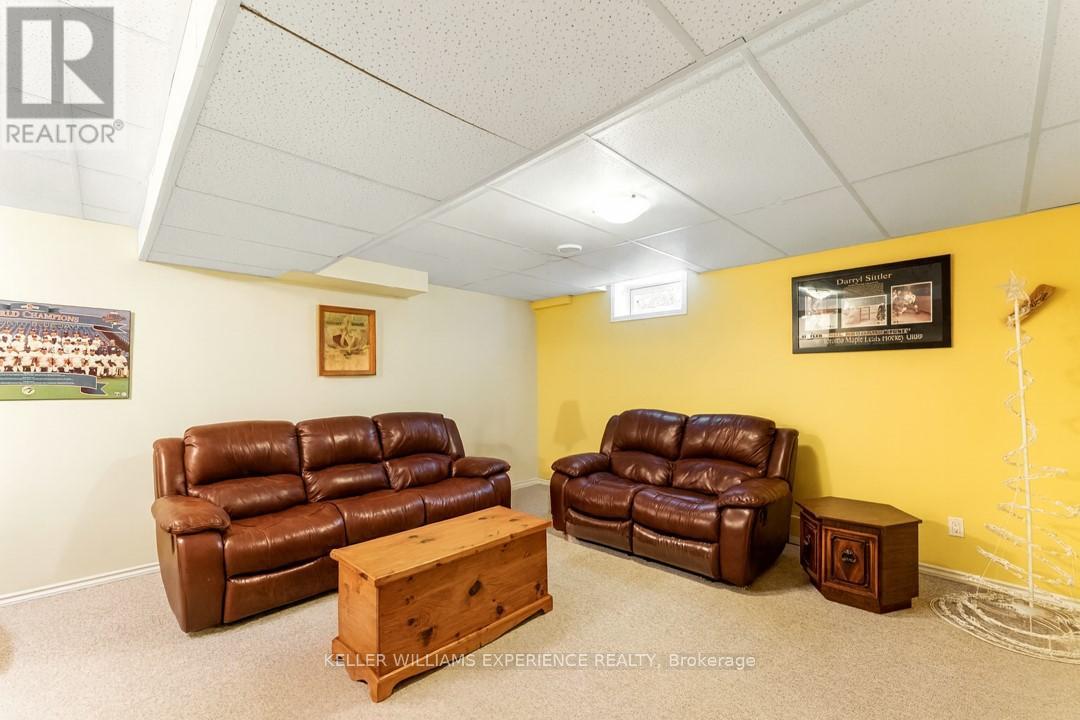 38 Truax Crescent, Essa, Ontario  L3W 0C2 - Photo 20 - N12474464
