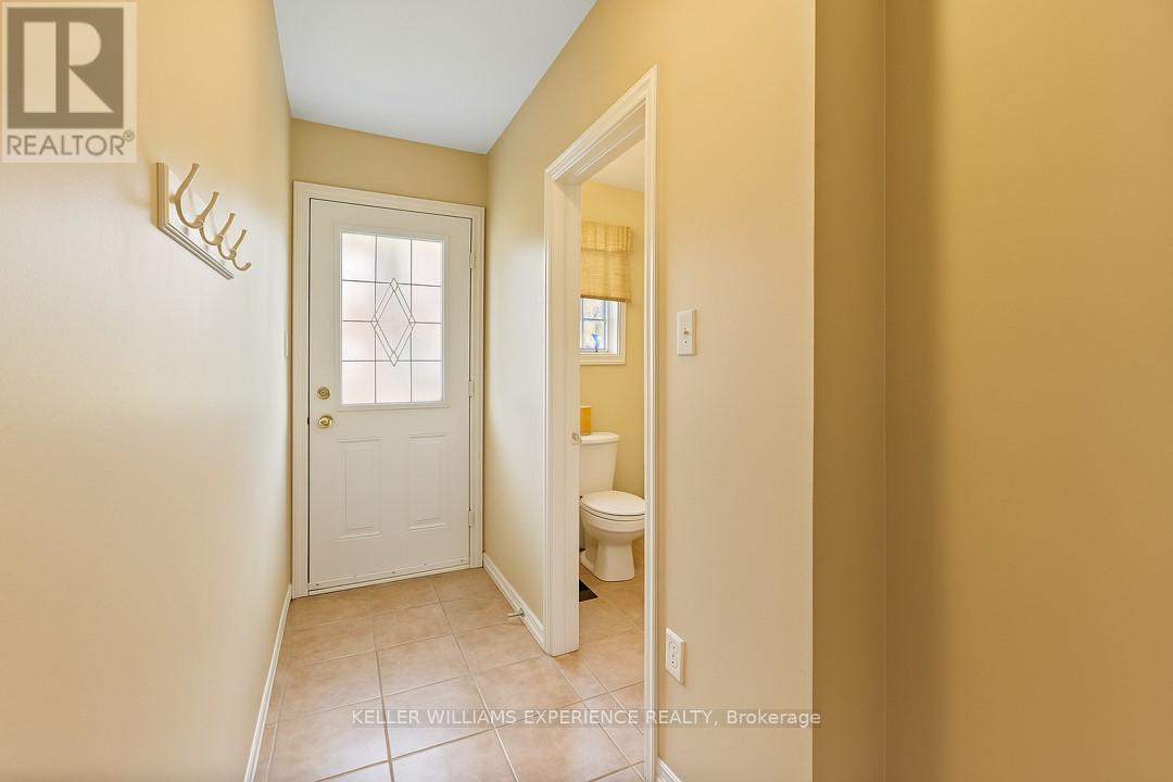 38 Truax Crescent, Essa, Ontario  L3W 0C2 - Photo 5 - N12474464