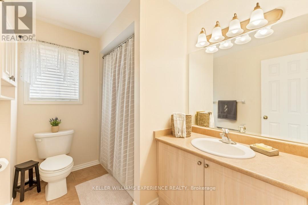38 Truax Crescent, Essa, Ontario  L3W 0C2 - Photo 14 - N12474464