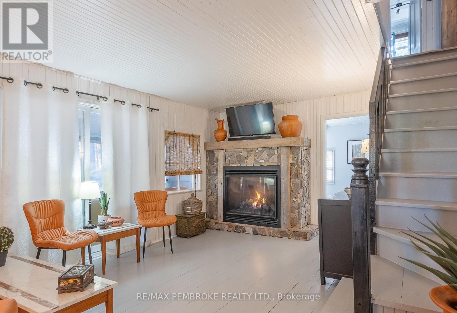 127 Alexandra Street, Petawawa, Ontario  K8H 2R2 - Photo 13 - X12484285