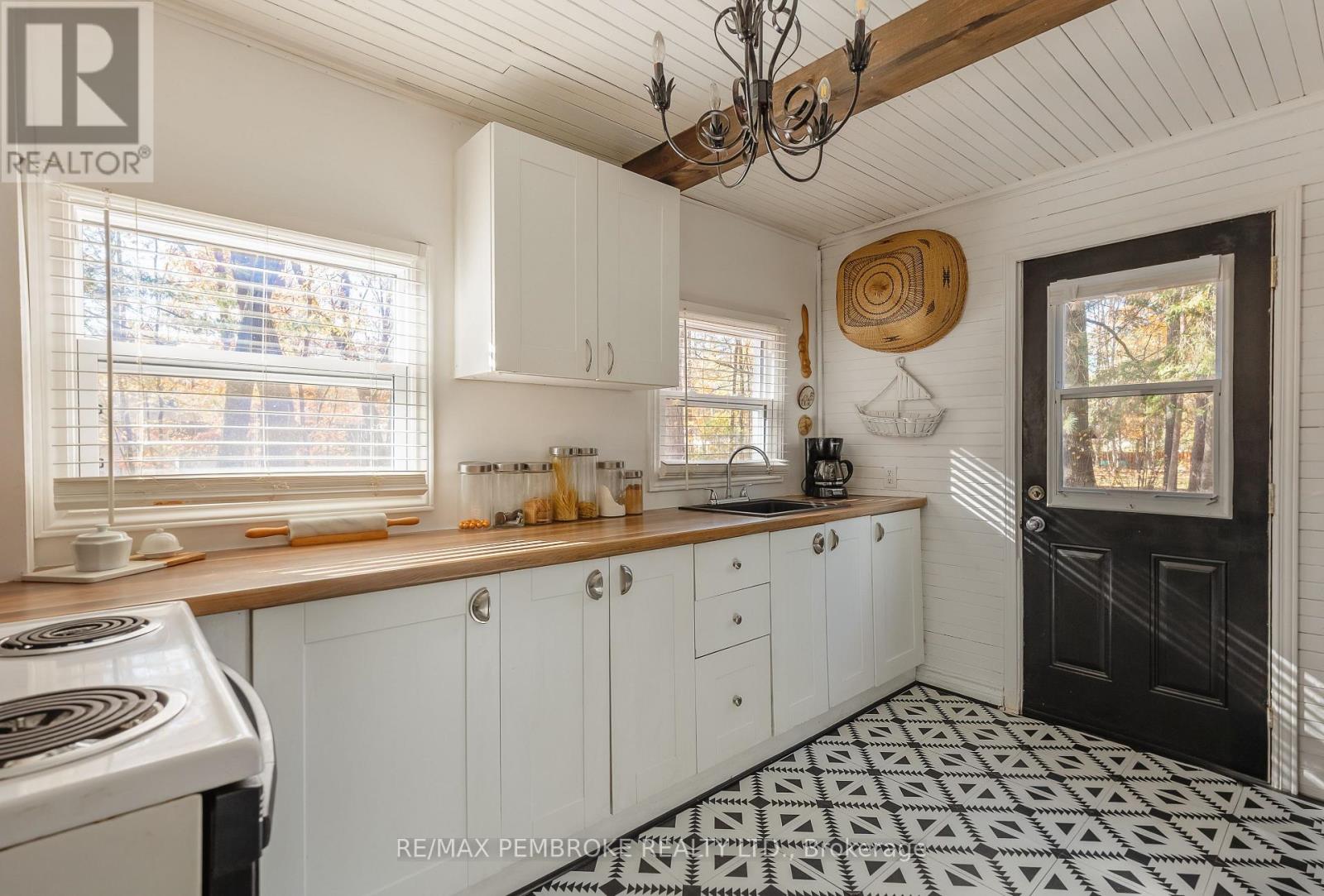 127 Alexandra Street, Petawawa, Ontario  K8H 2R2 - Photo 20 - X12484285