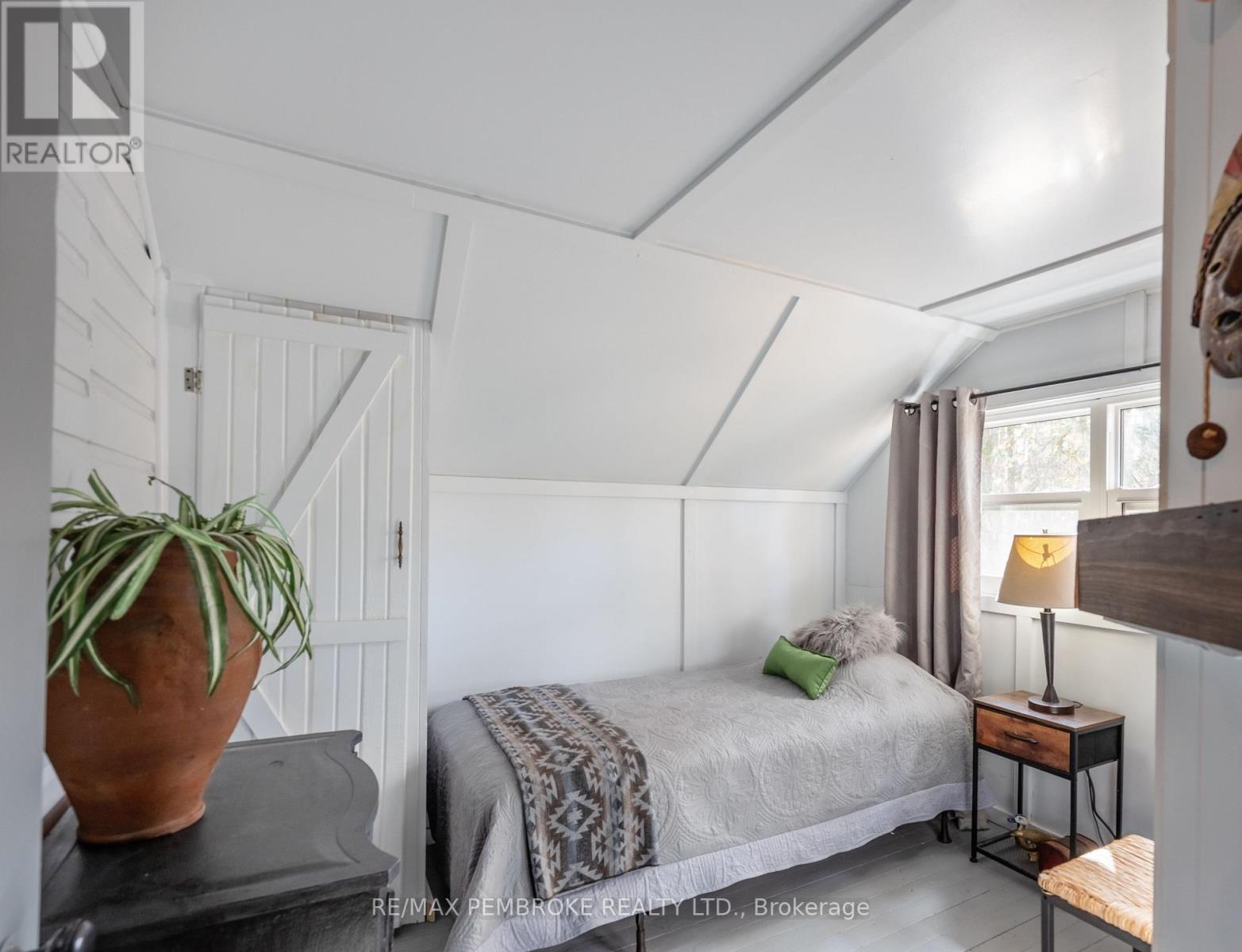 127 Alexandra Street, Petawawa, Ontario  K8H 2R2 - Photo 24 - X12484285