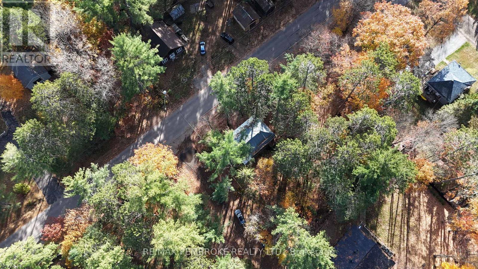 127 Alexandra Street, Petawawa, Ontario  K8H 2R2 - Photo 32 - X12484285