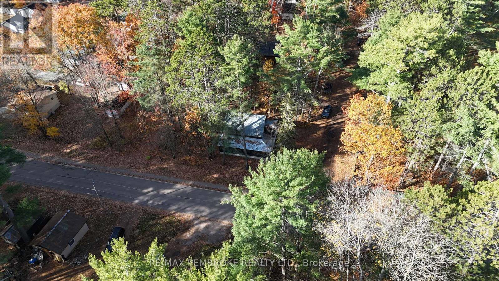 127 Alexandra Street, Petawawa, Ontario  K8H 2R2 - Photo 35 - X12484285