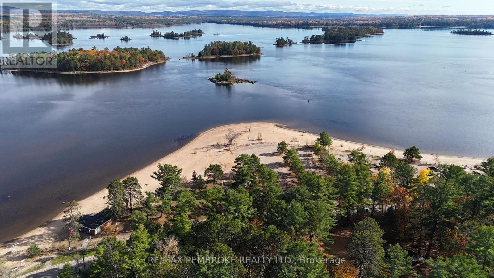 127 Alexandra Street, Petawawa, Ontario  K8H 2R2 - Photo 38 - X12484285